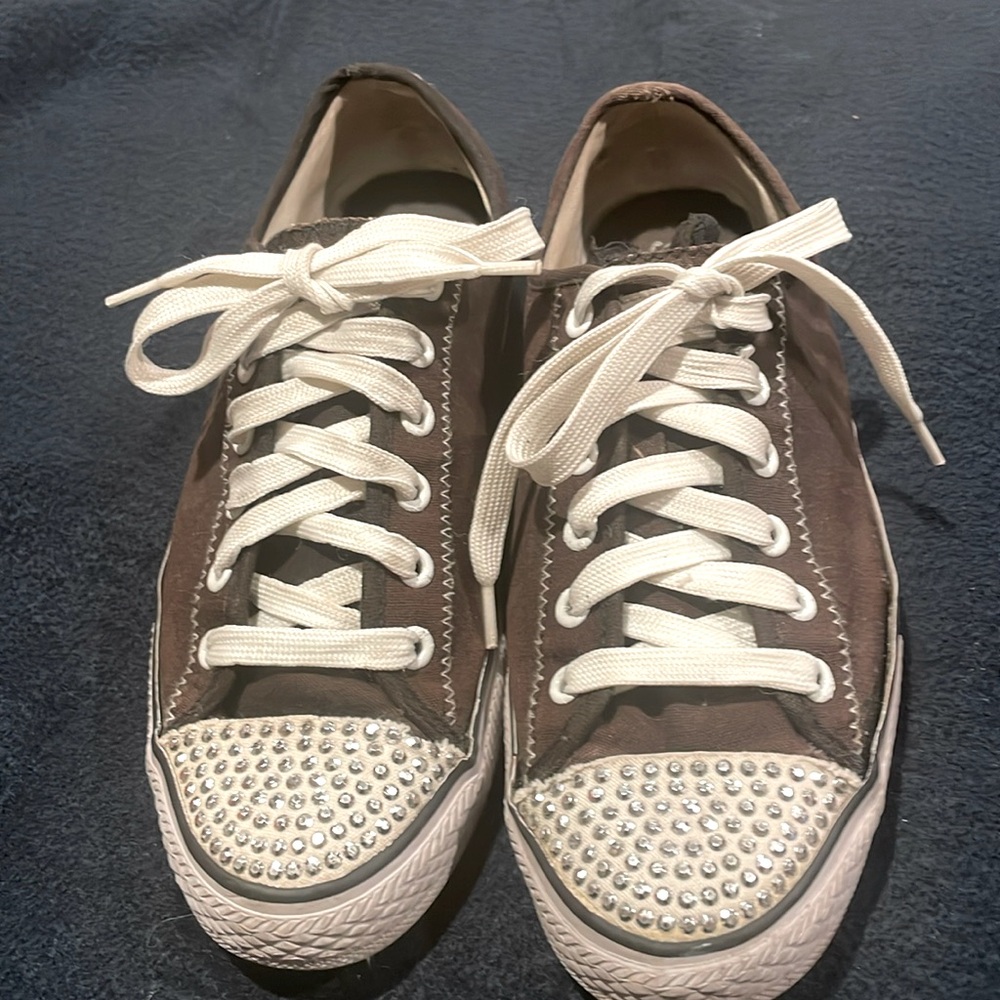 Sketchers Black and White Low Top Sneakers